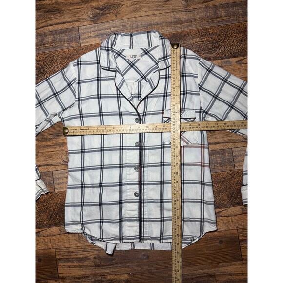 XS UGG Women’s White Black Plaid‎ Button Up Pajama Top - Picture 6 of 6
